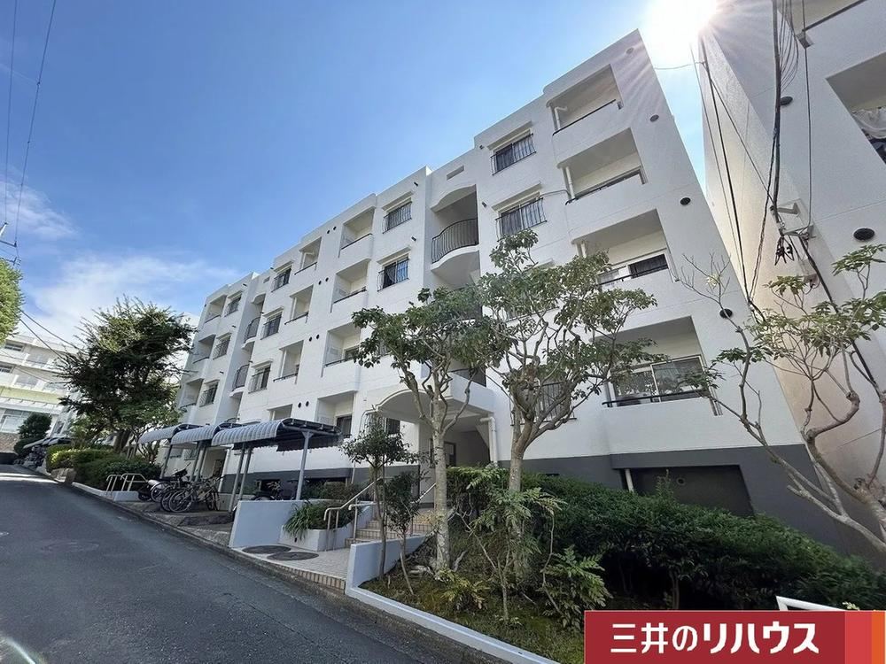 Spacious 3LDK Apartment in Kamigou-cho - Photo 1