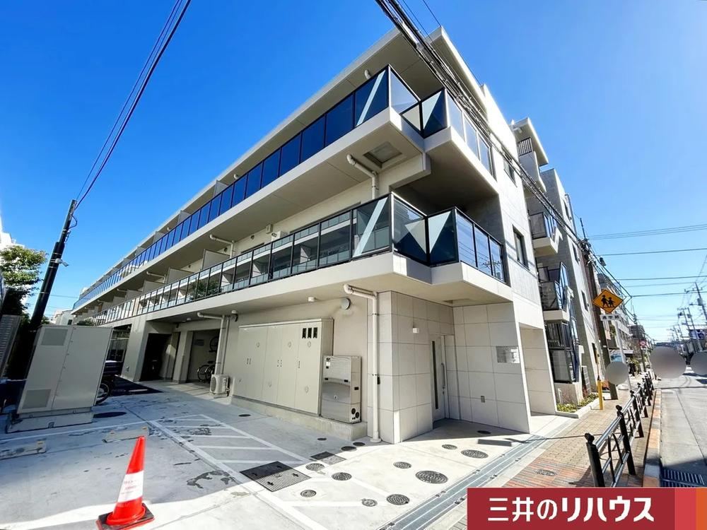 Charming 1LDK Apartment Near Nakamurabashi Station - Photo 1