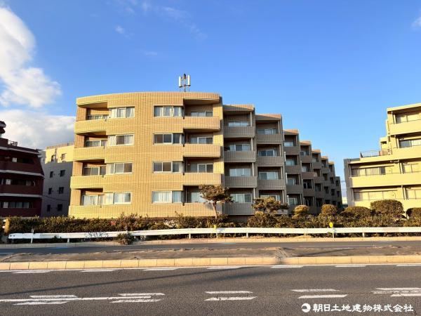 Renovated 3LDK Apartment in Kugenuma Kaigan - Photo 1