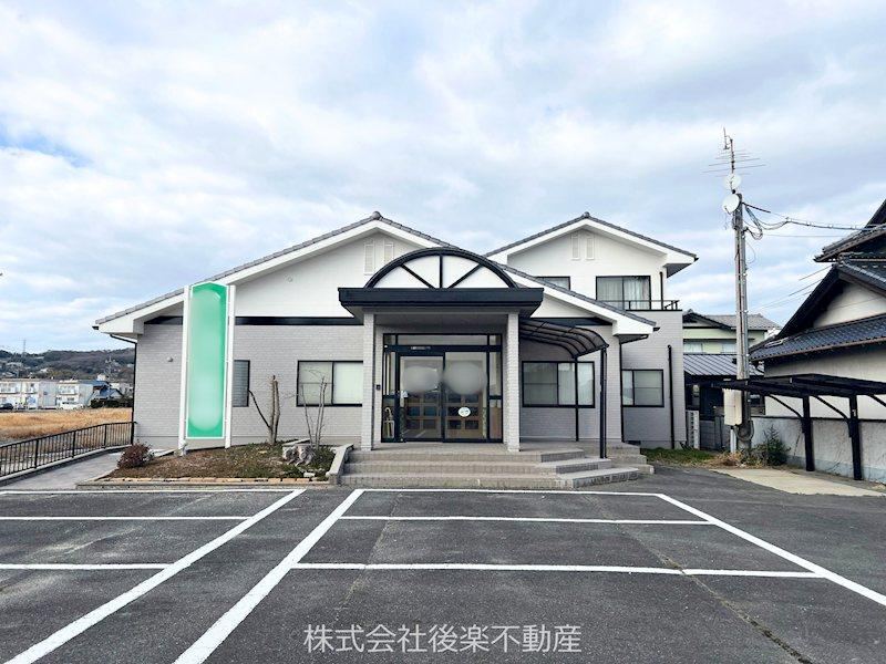 Versatile 4LDK Home and Clinic in Okayama - Photo 1