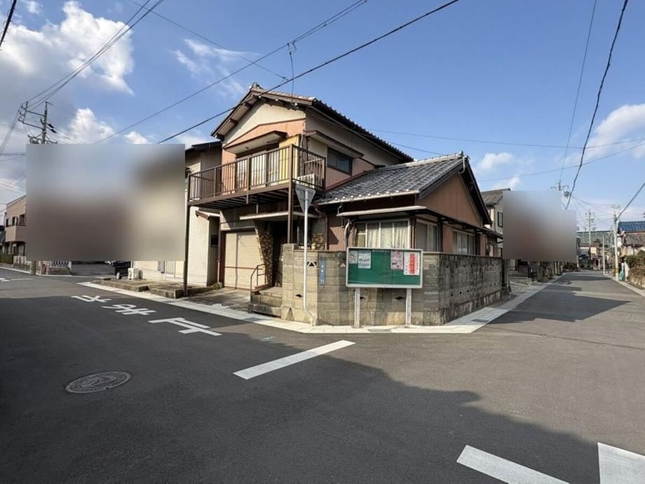 5LDK House in Tsu's Corner Lot - Photo 1