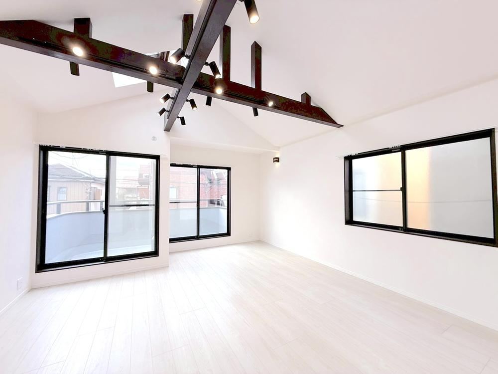 Renovated 4LDK Detached House in Suginami - Photo 1