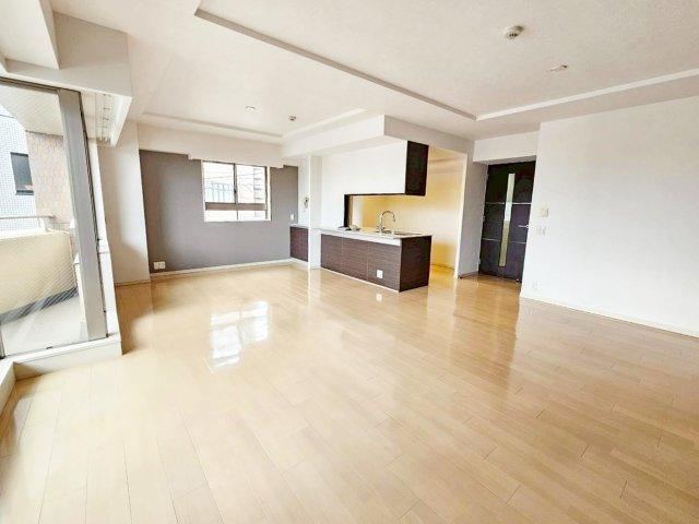 2LDK apartment in Takarazuka, Hyogo - Photo 1