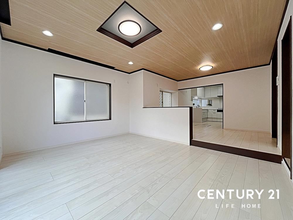 Fully Renovated 4LDK Home with Spacious Garden - Photo 1
