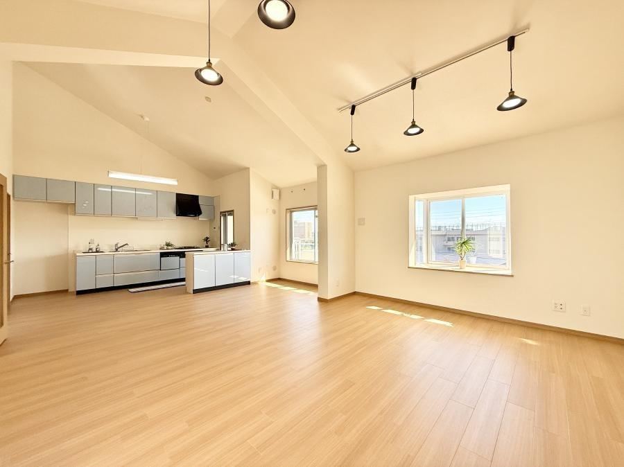 Stylish 3LDK Maisonette in Minami-Ozawa - Photo 1