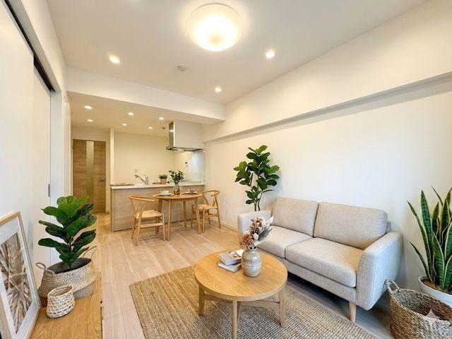 Charming 3LDK Renovated Apartment with Garden in Minowa - Photo 1