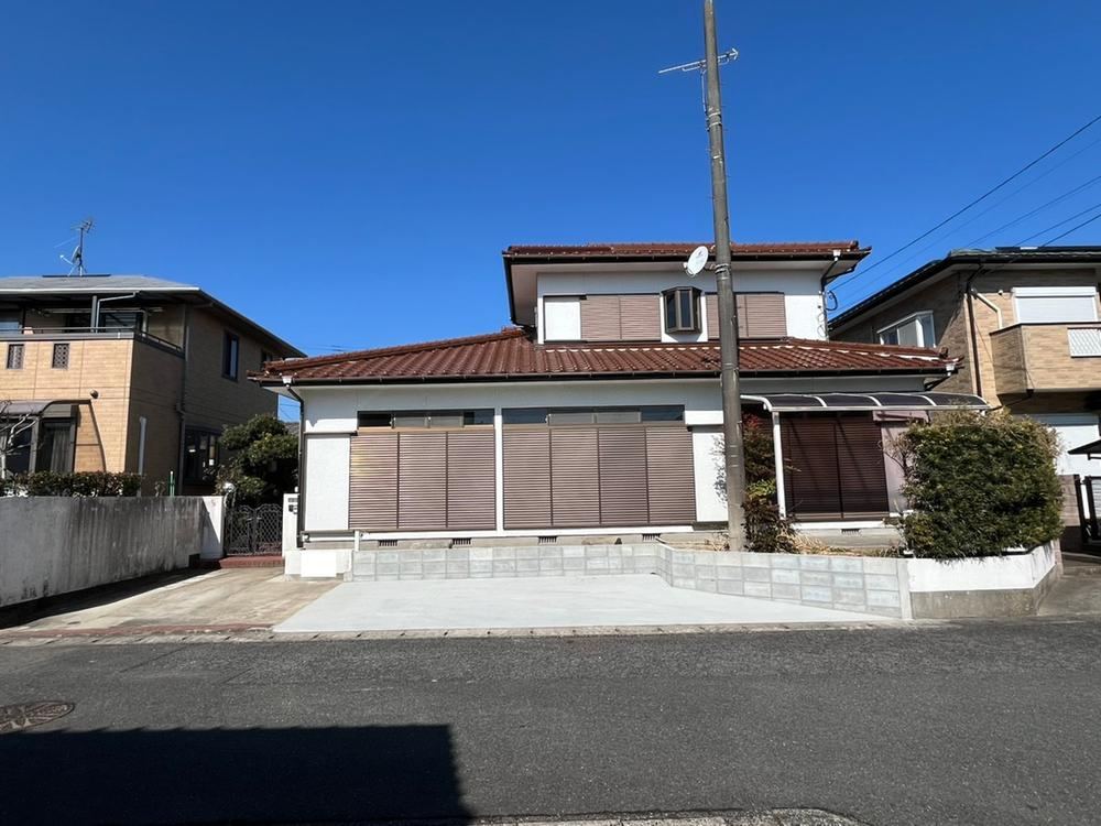 Spacious 5LDK Home Near Amenities - Photo 1