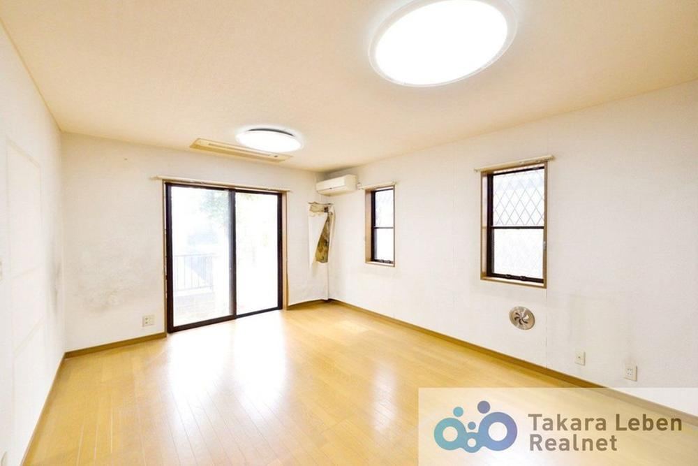 Charming 4LDK+S House with Good Sunlight - Photo 1