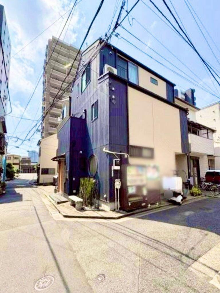 Corner Lot Mixed-Use House Near Kitasenju Station - Photo 1