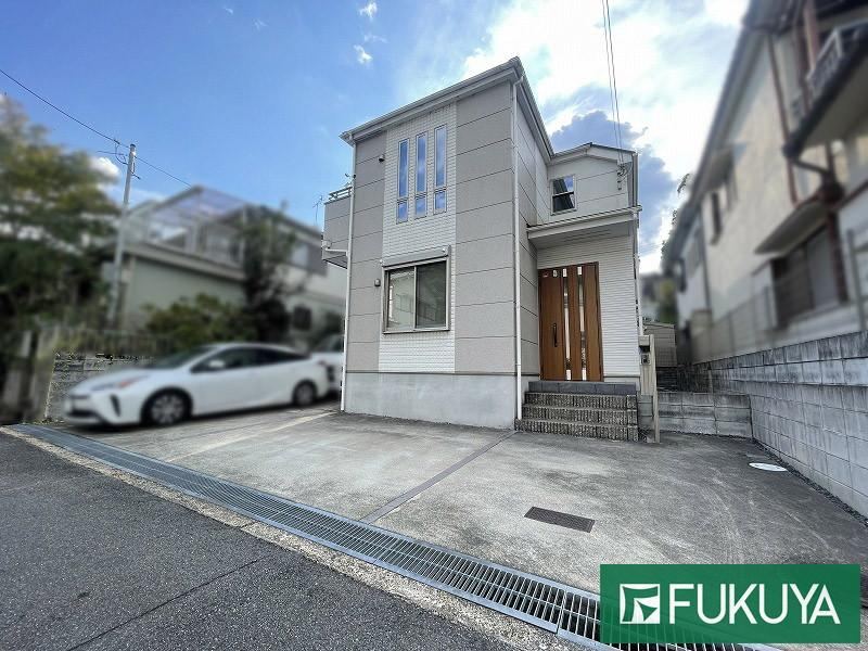 4LDK Home with 5 Parking Spaces in Hashimoto, Kyoto - Photo 1