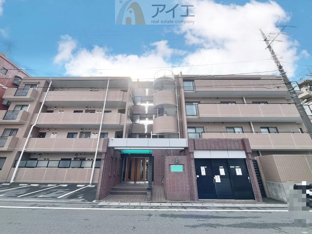 Stylish 3LDK Apartment in Matsudo - Photo 1