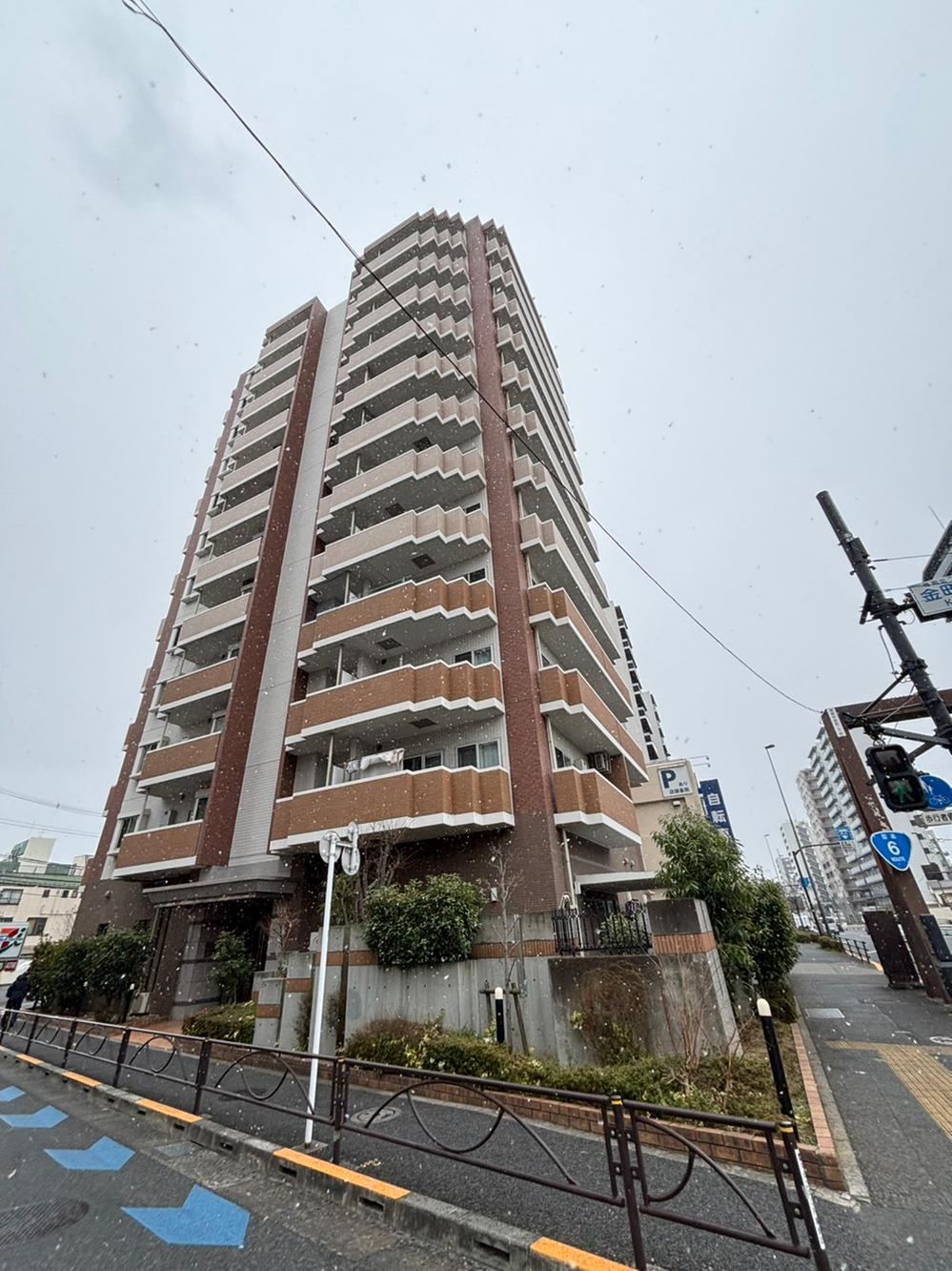 Convenient 3LDK Apartment Near Kanamachi Station - Photo 1