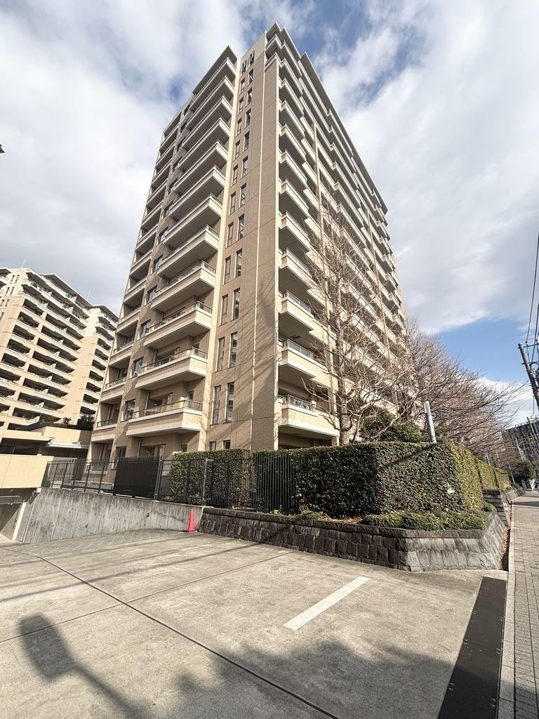 3LDK apartment in Setagaya Ward, Tokyo - Photo 1