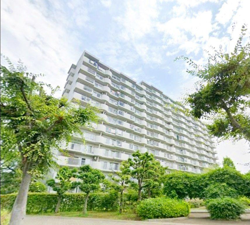 Renovated 4LDK Apartment with Southern Exposure - Photo 1