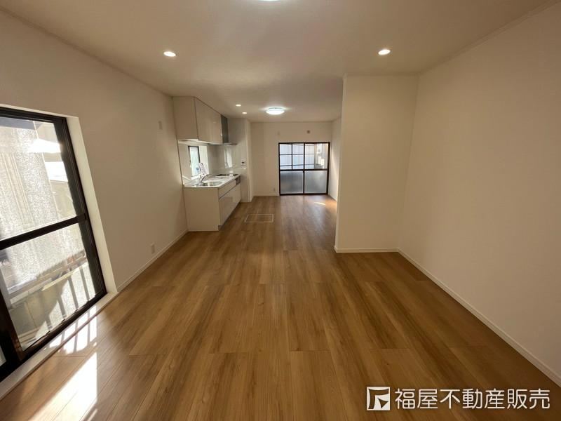 Recently Renovated 3LDK in Akashi - Photo 1