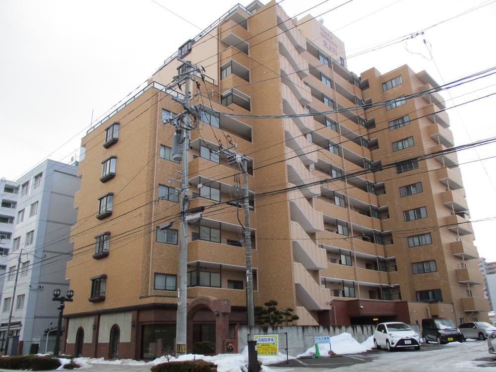 2LDK Riverside Apartment in Morioka - Photo 1