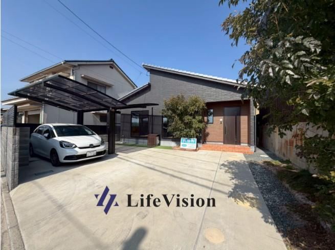 2LDK House with Quick Access to Office - Photo 1