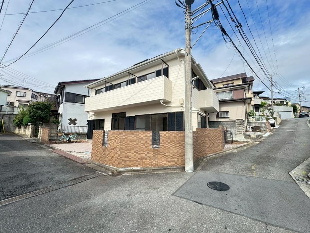 Renovated 4LDK House with Great Views in Fujisawa - Photo 1