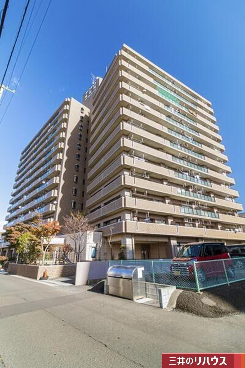 Renovated 3LDK Apartment Near Fukudacho Station - Photo 1