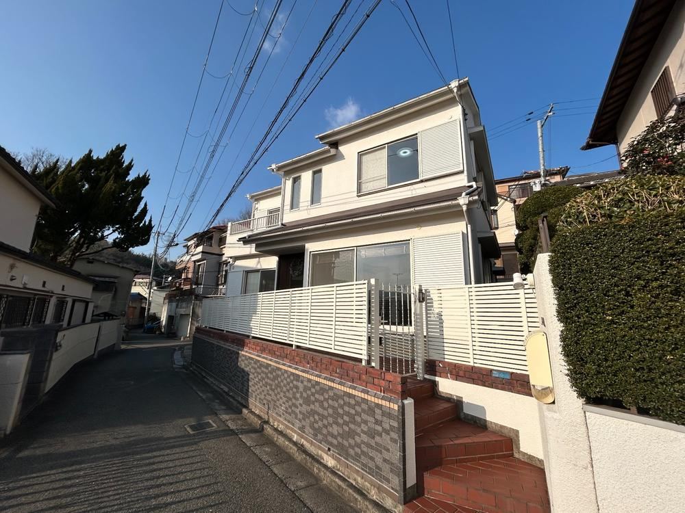 4LDK house in Takarazuka, Hyogo - Photo 1