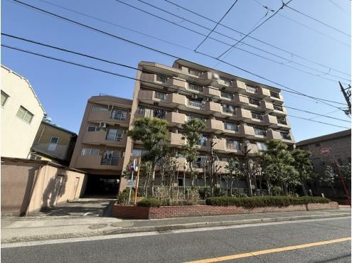 Renovated 2LDK+S Apartment in Edogawa - Photo 1