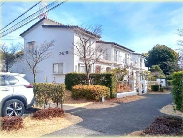 Charming 3LDK Apartment with Private Garden in Kaidori - Photo 1