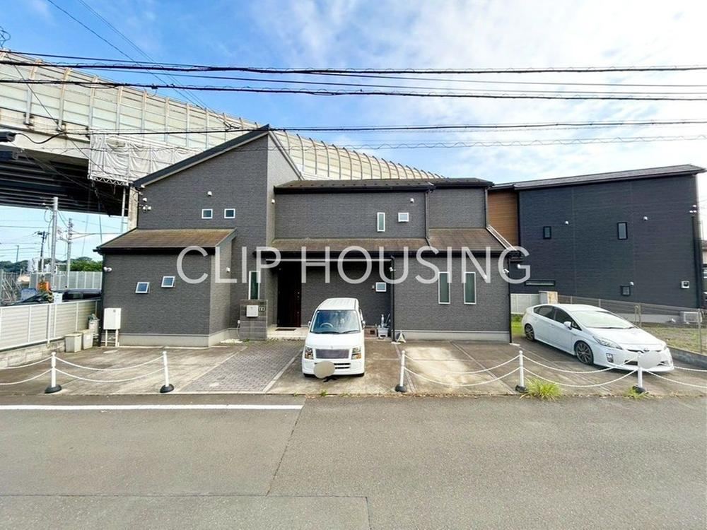 Dual-Family Home with 4LDK+3LDK Layout - Photo 1