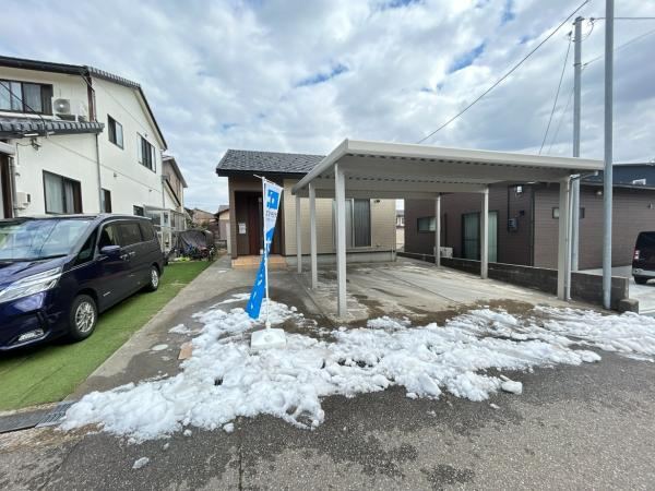 Modern 2LDK House with Parking for 3 Cars - Photo 1