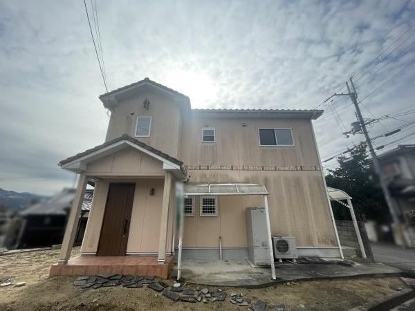 Renovated 5LDK House in Otsu - Photo 1