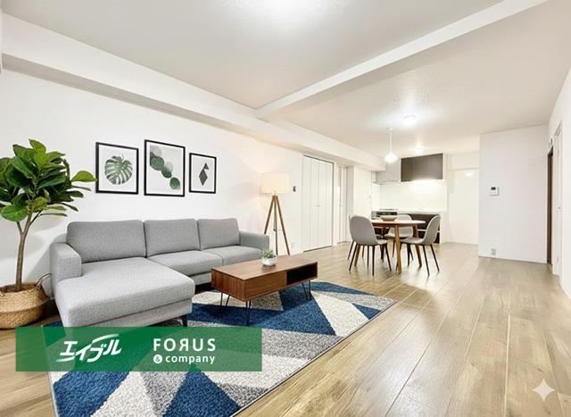 4LDK apartment in Suita, Osaka - Photo 1
