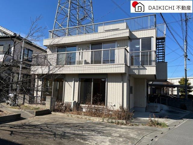 Spacious 5LDK House with Great Amenities - Photo 1