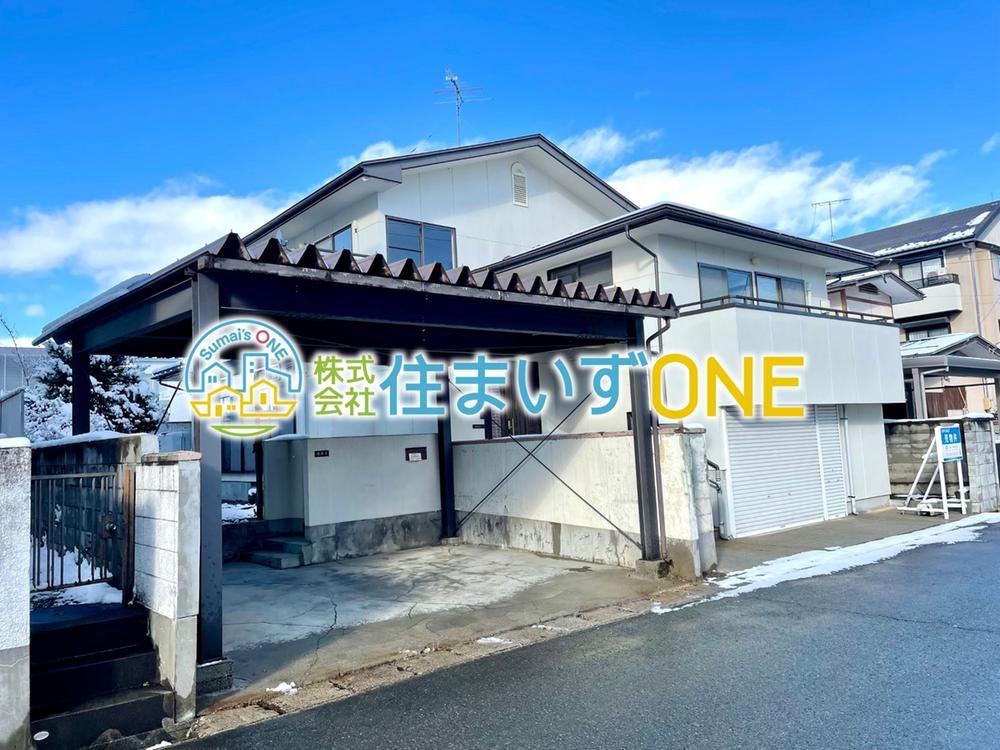 Expansive 7DK House with Garage in Yamagata City - Photo 1