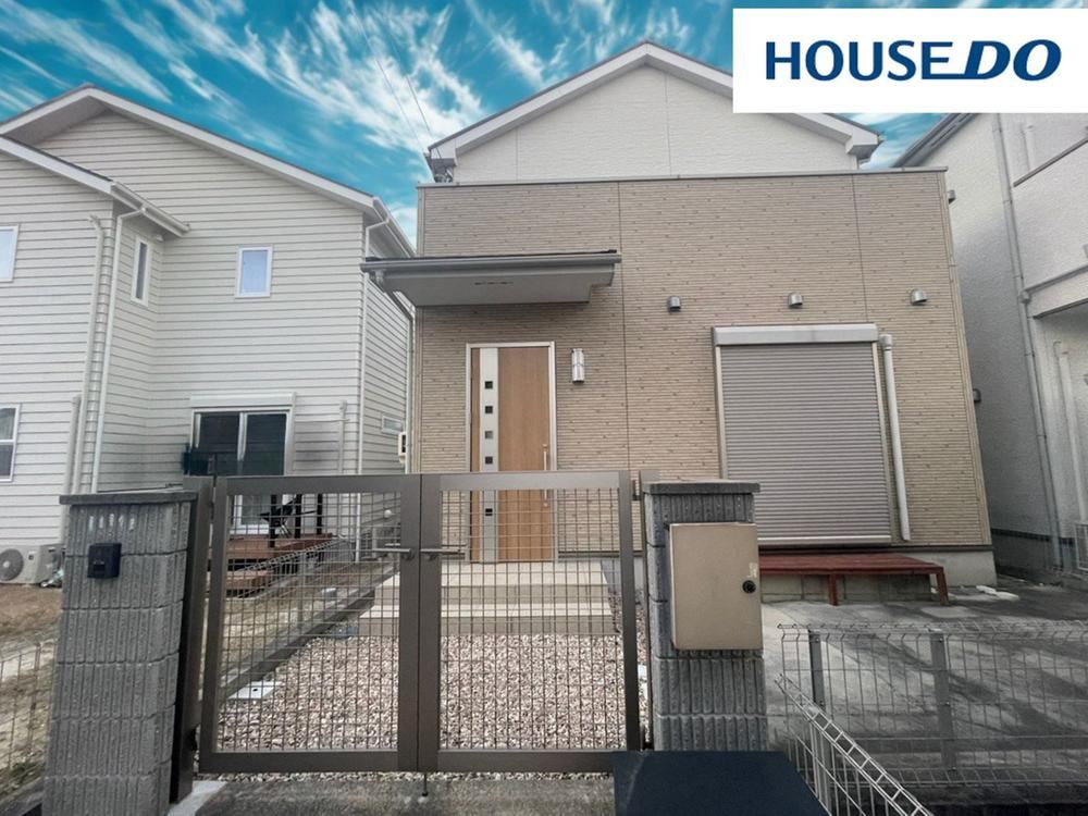 Spacious 4LDK Home with Large LDK in Handa - Photo 1