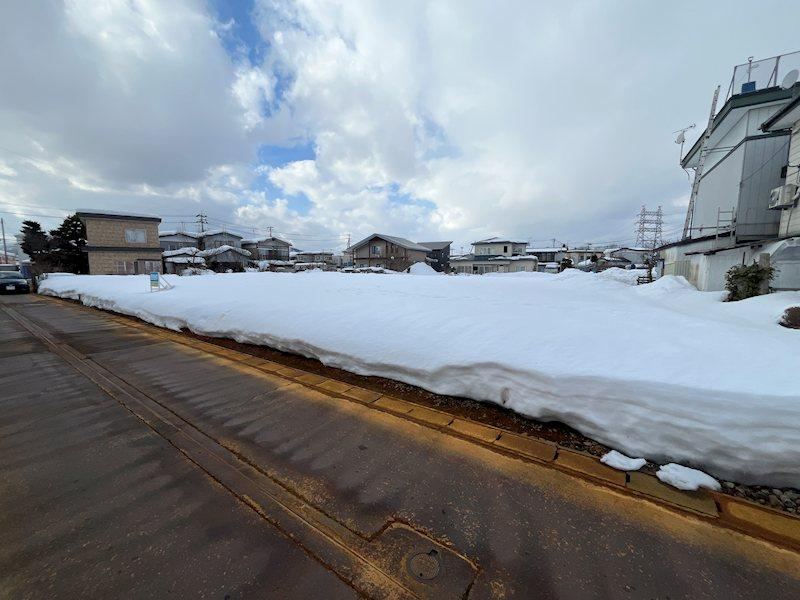 Land Without Building Conditions in Ōmagari - Photo 1