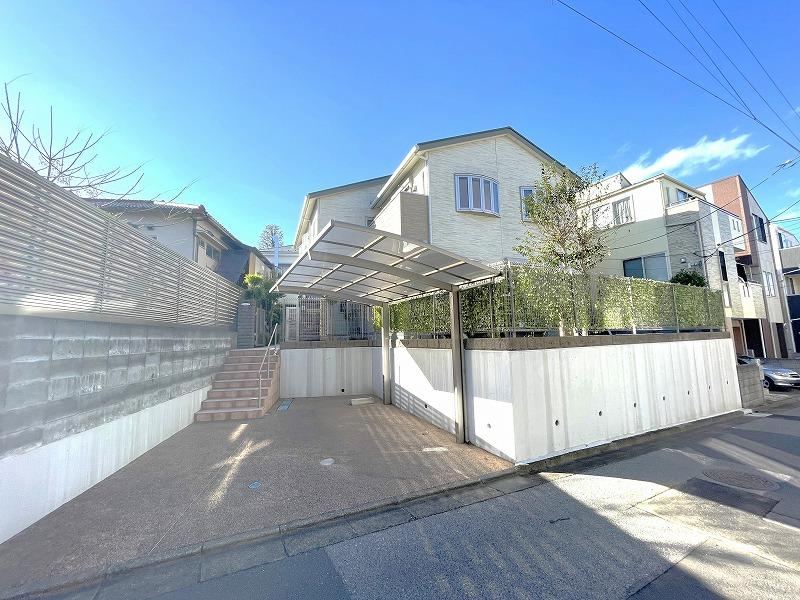 Spacious 5LLDDKK House on 67 Tsubo Lot in Akatsuka - Photo 1