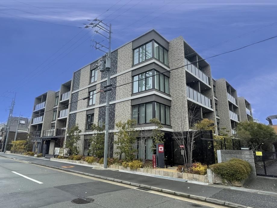 2LDK apartment in Nishinomiya, Hyogo - Photo 1