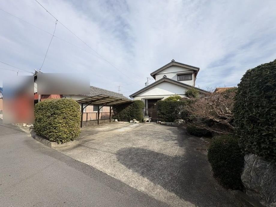 Expansive 7DK House in Kuritama - Photo 1