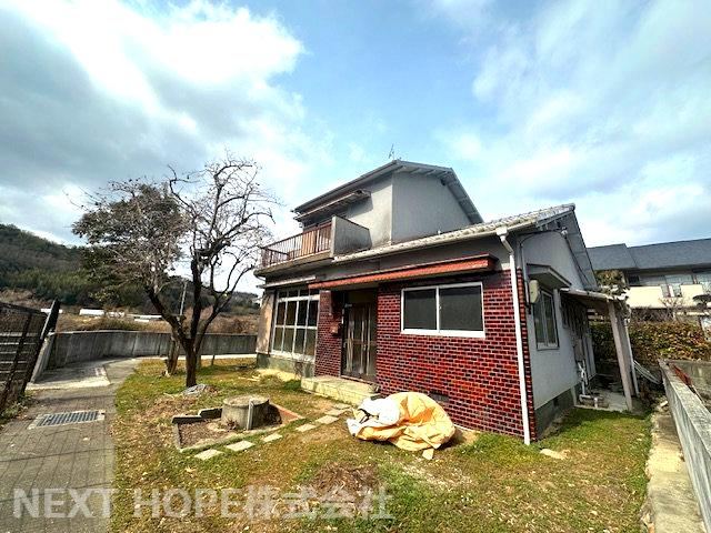 Charming 5DK House in Serene Kawanishi - Photo 1