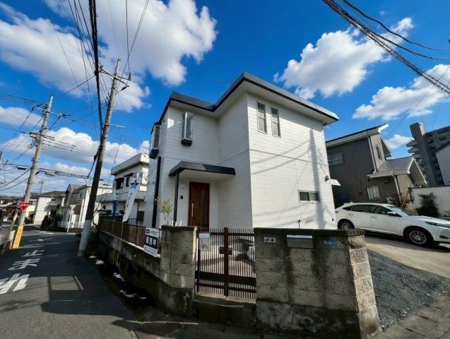 Renovated 3LDK Corner House with Great Sunlight in Utsunomiya - Photo 1