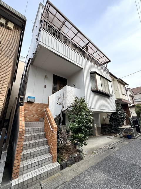 Spacious 5LDK House with Parking in Warabi - Photo 1