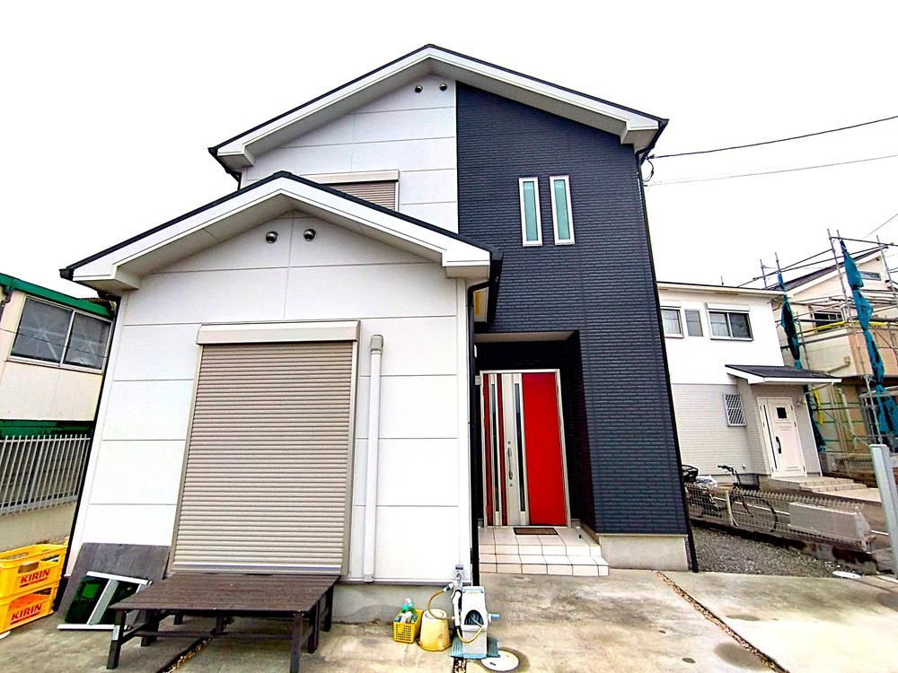Spacious 4LDK House on Generous Lot in Sakai - Photo 1