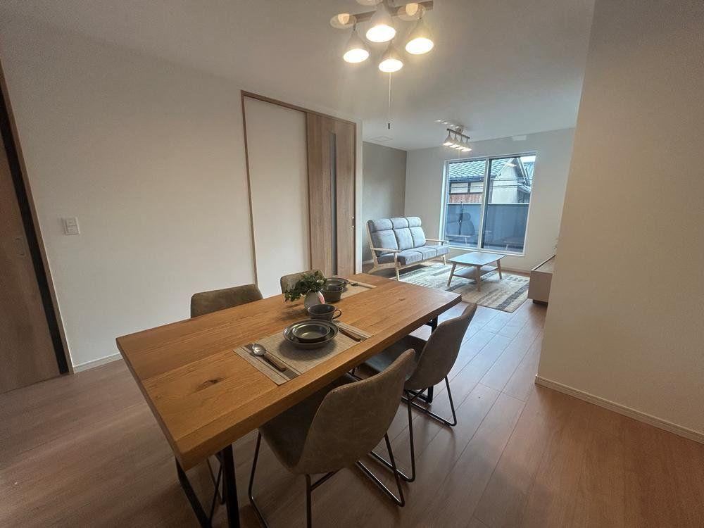 Modern 3LDK Home with Balconies in Ukyo - Photo 1