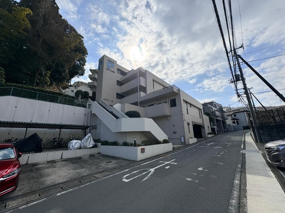 3LDK Apartment with Private Garden in Katahirahara, Kawasaki - Photo 1
