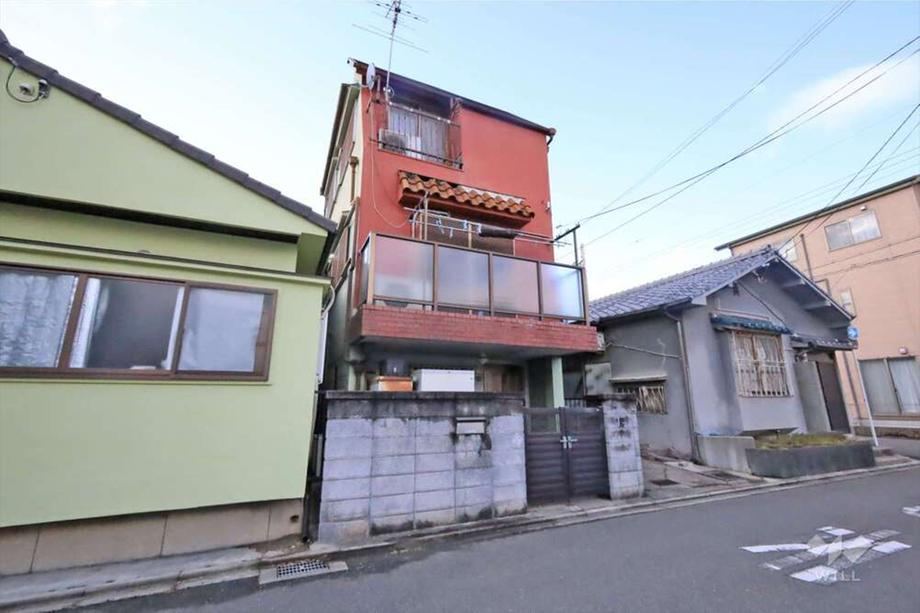 3DK House Near Suita Station - Photo 1