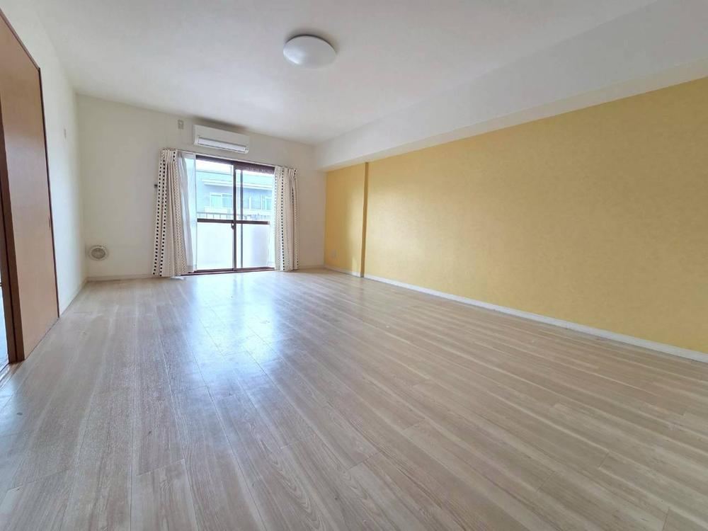 Spacious 2LDK+S Apartment in Sunagawa, Tachikawa - Photo 1