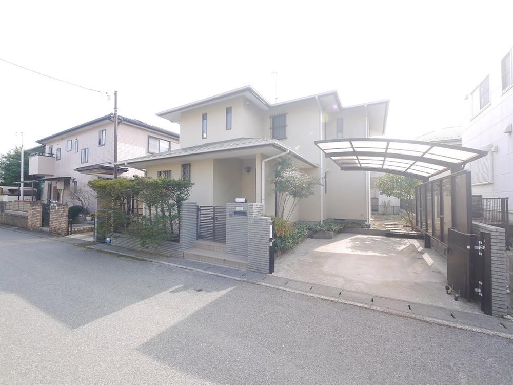 Updated 4LDK House with Carport in Yachiyo City - Photo 1