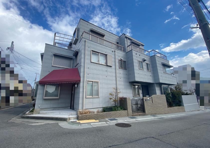 Versatile 6LDK House with Commercial Space - Photo 1