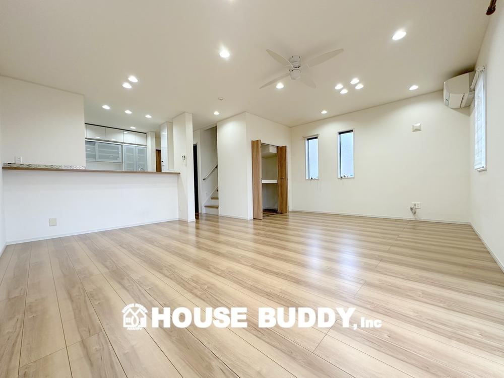 Generous 4LDK House with Garden in Akiruno - Photo 1