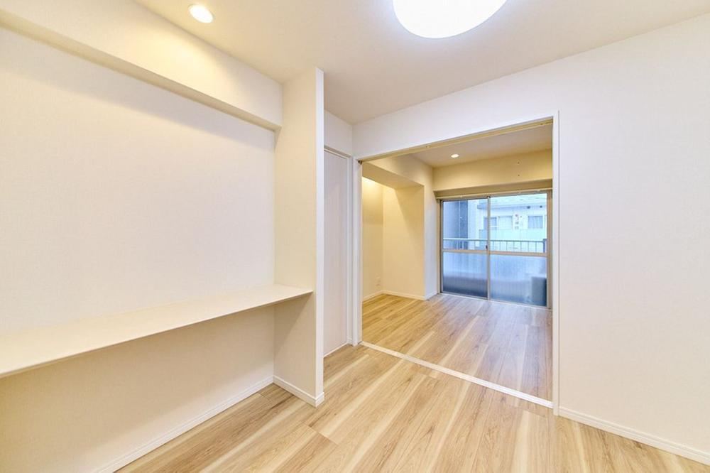 Spacious 2K Apartment with Renovated Kitchen - Photo 1