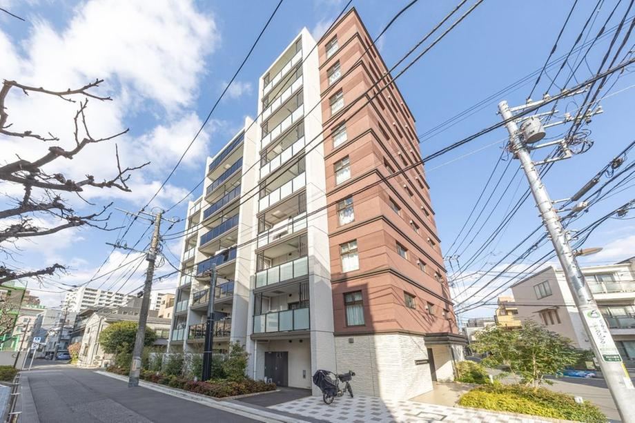 Modern 1DK Apartment Near Nishi-Nihonburi Station - Photo 1